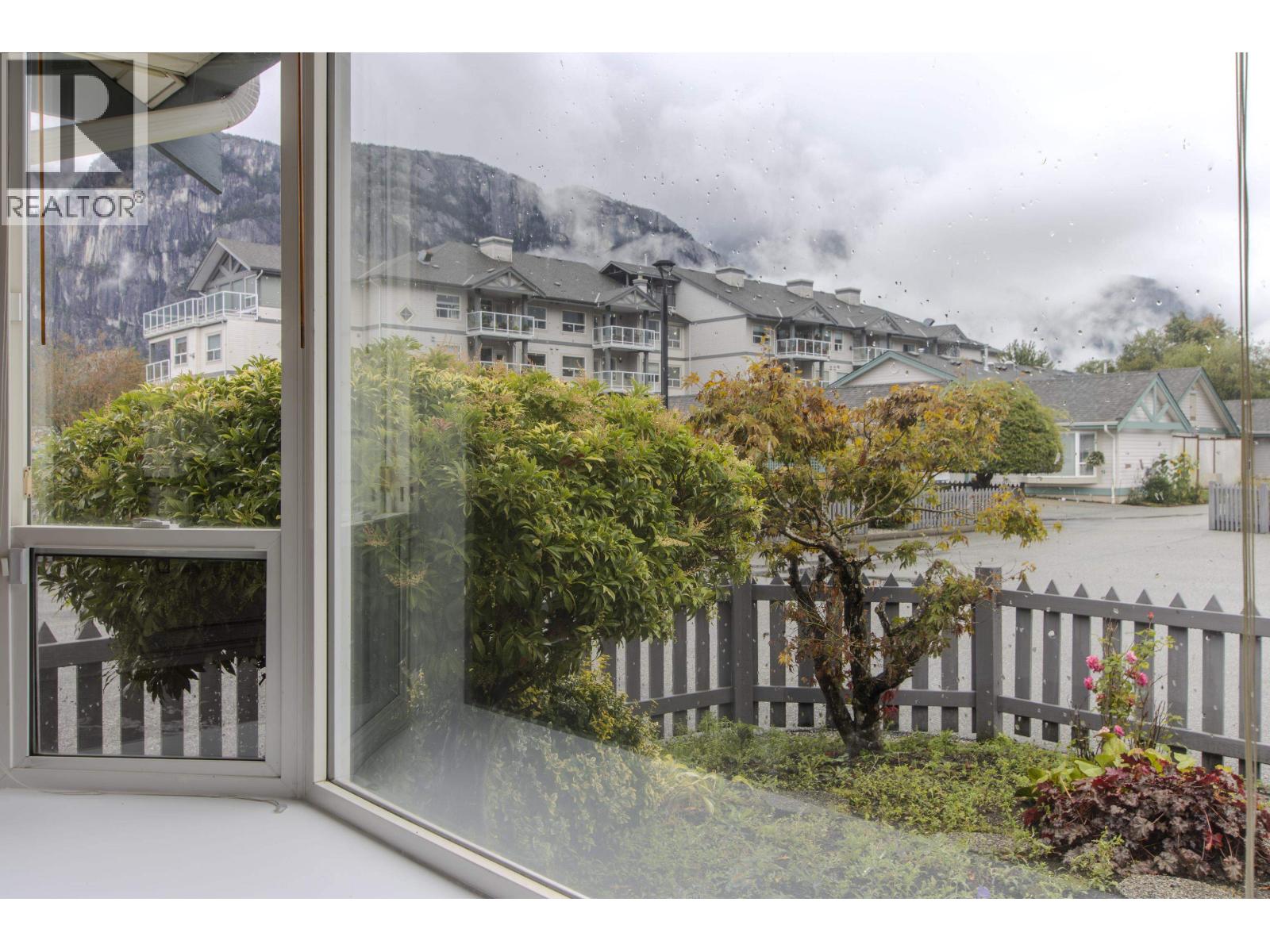 13 1201 PEMBERTON AVENUE, Squamish