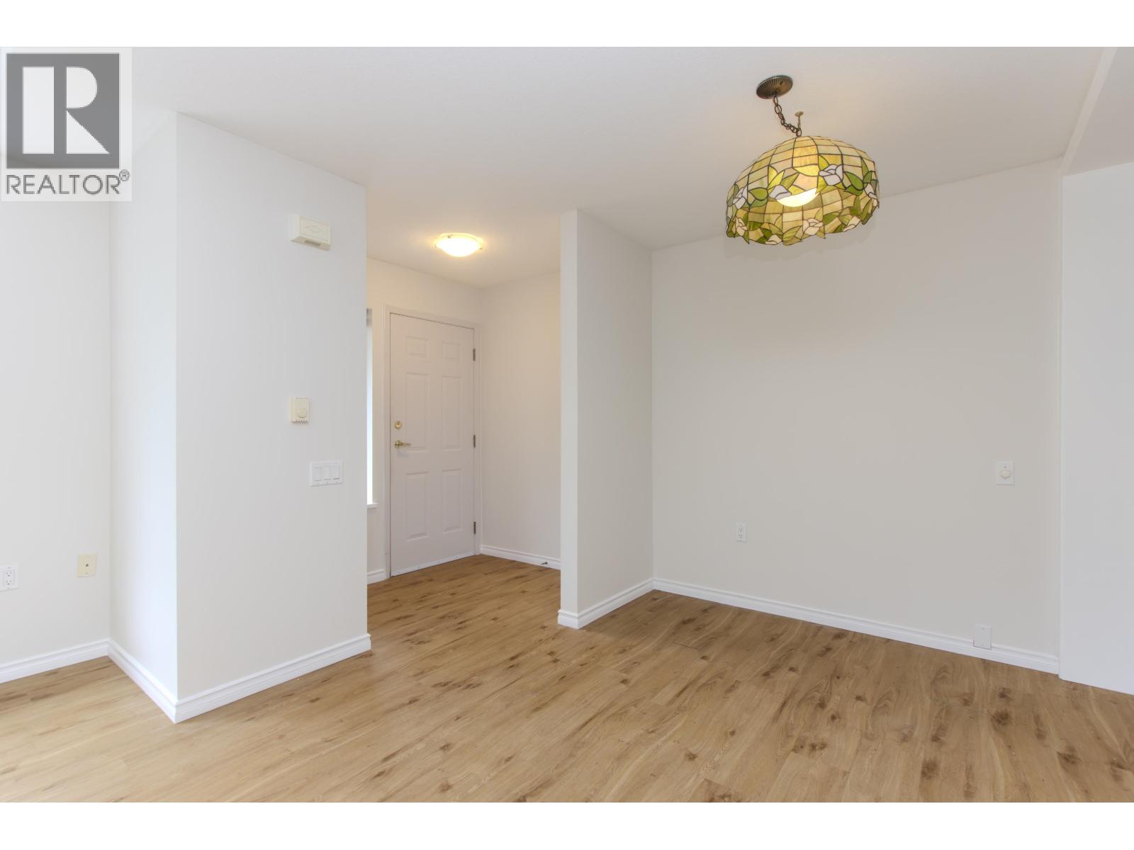 13 1201 PEMBERTON AVENUE, Squamish