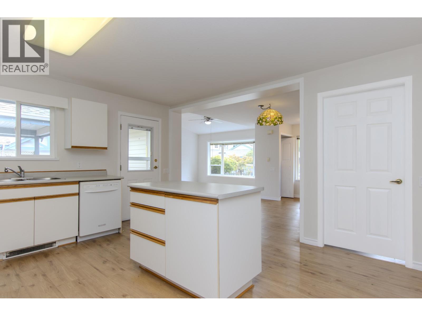 13 1201 PEMBERTON AVENUE, Squamish