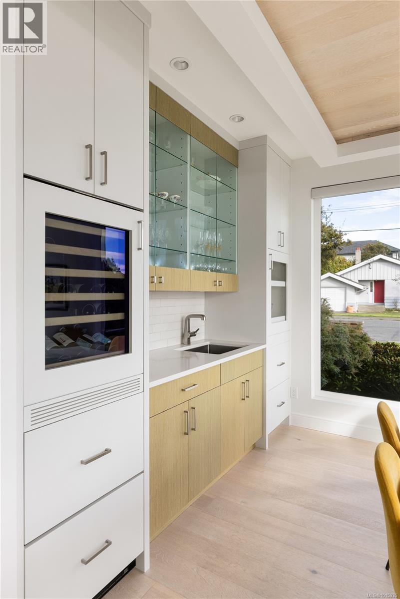  430 St. Patrick Street, Oak Bay