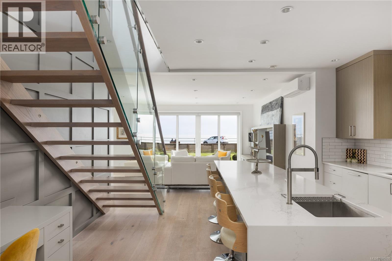  430 St. Patrick Street, Oak Bay