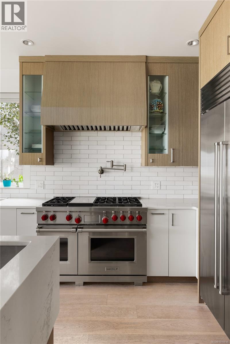  430 St. Patrick Street, Oak Bay