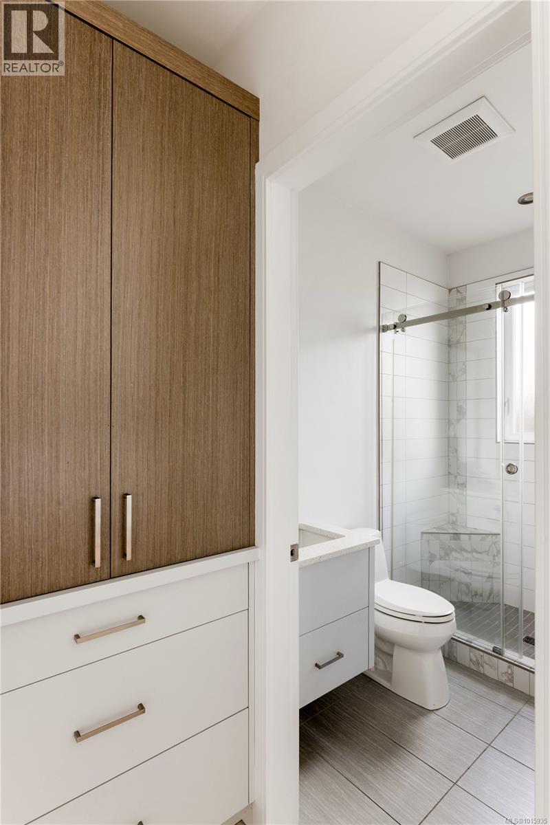 430 St. Patrick Street, Oak Bay