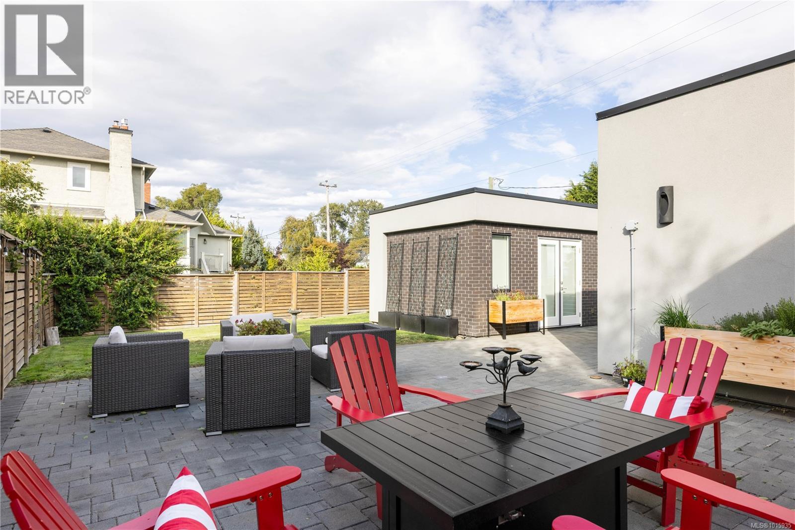  430 St. Patrick Street, Oak Bay