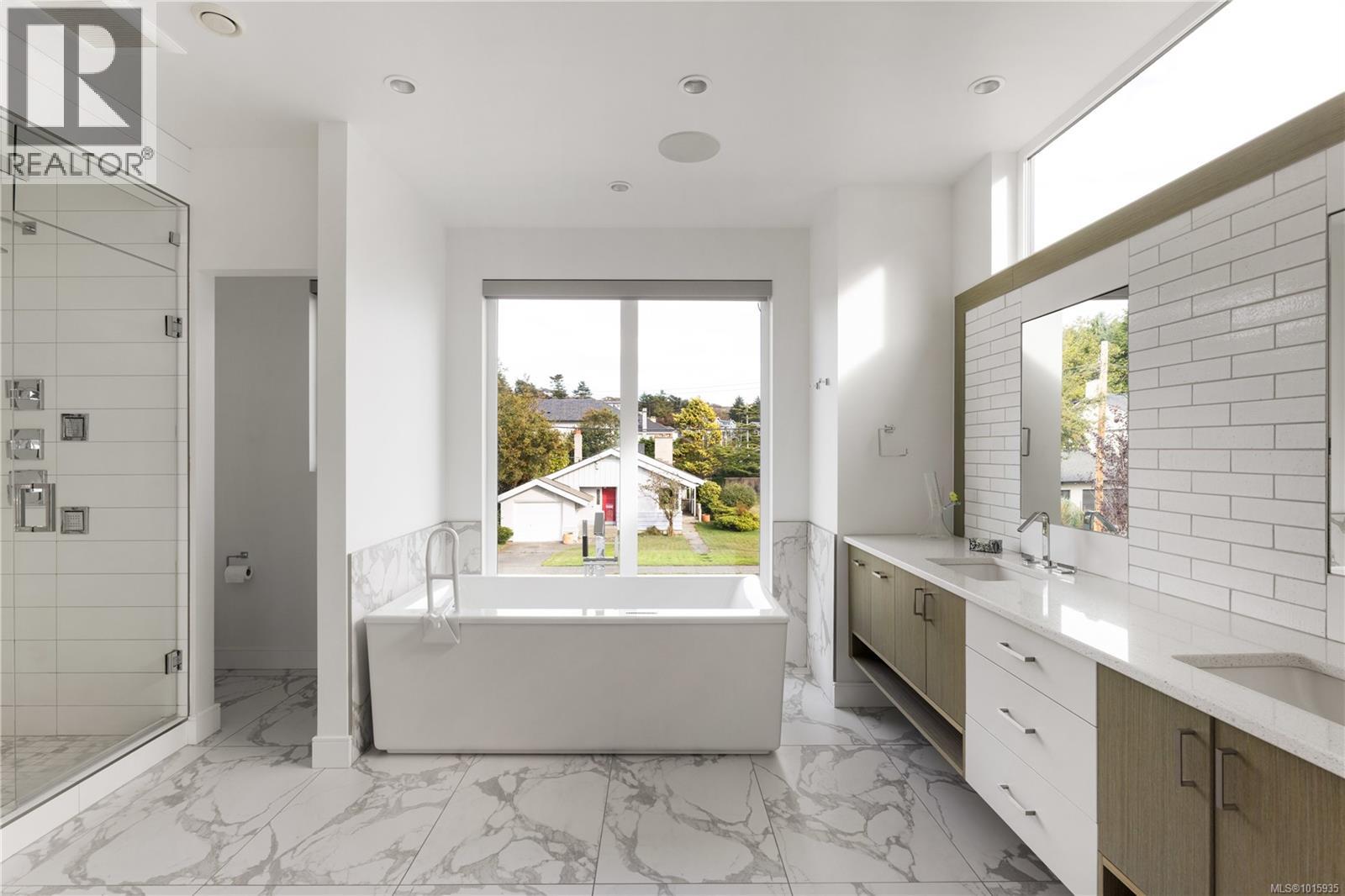  430 St. Patrick Street, Oak Bay