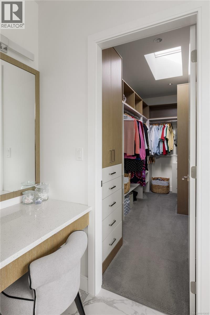  430 St. Patrick Street, Oak Bay