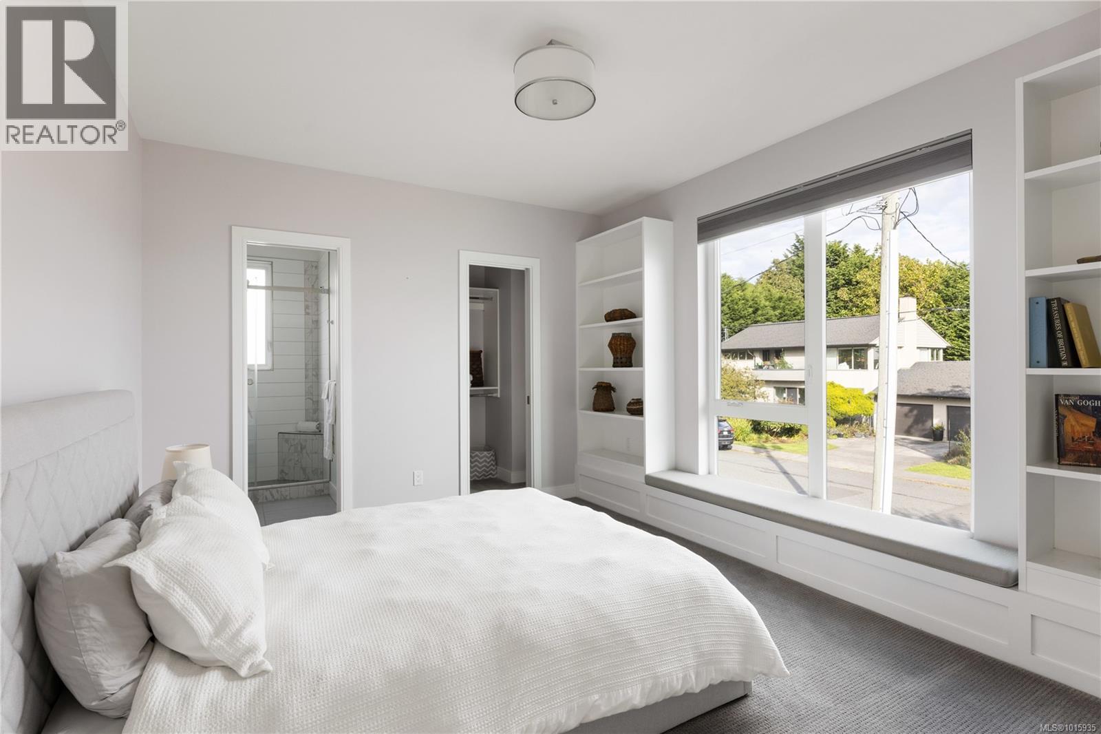  430 St. Patrick Street, Oak Bay