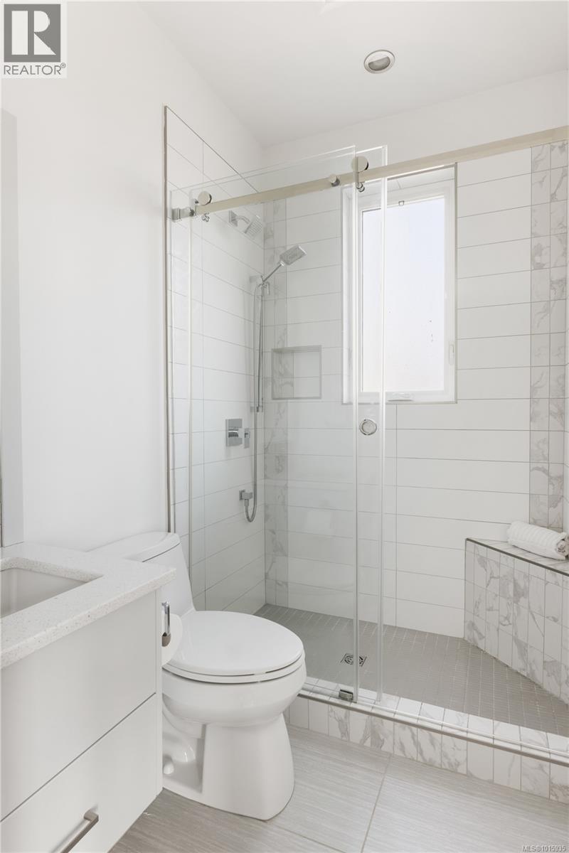  430 St. Patrick Street, Oak Bay