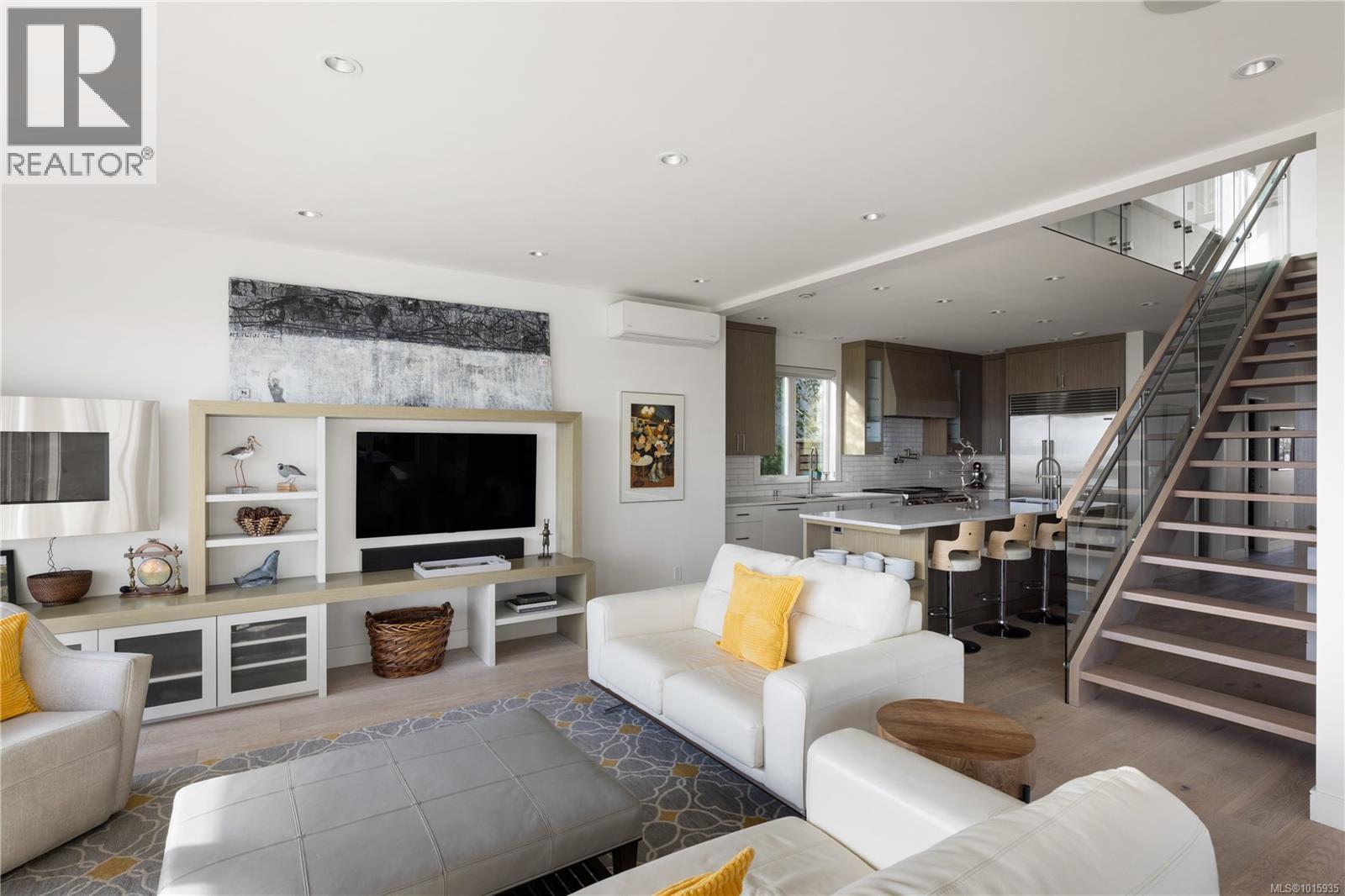  430 St. Patrick Street, Oak Bay