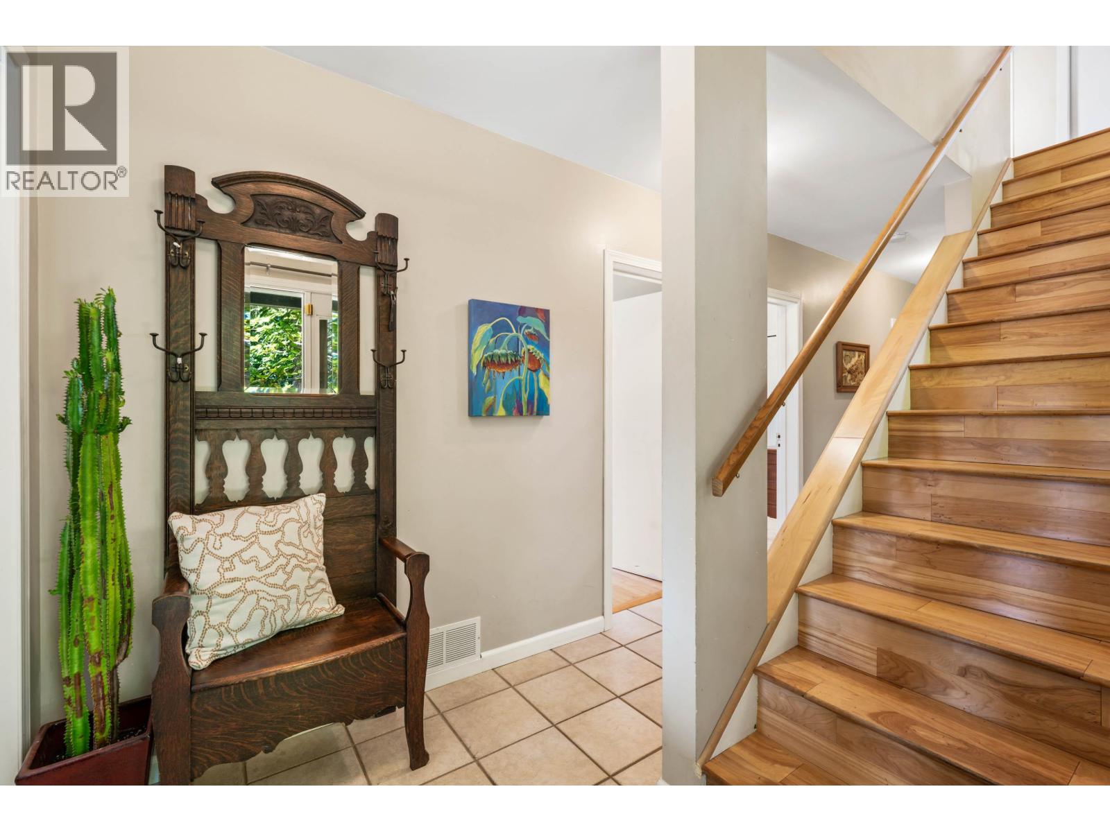 935 STARDALE AVENUE, Coquitlam