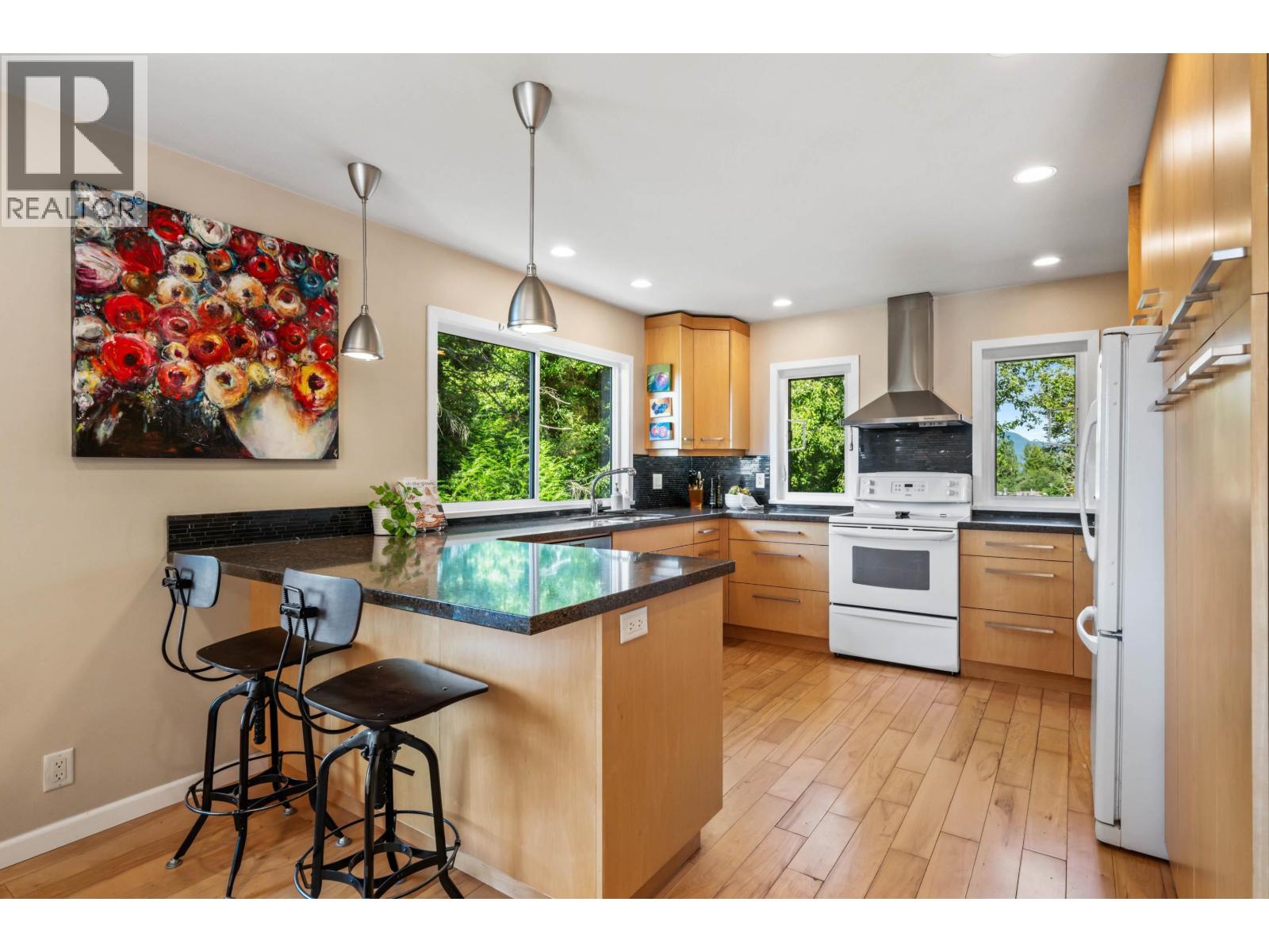 935 STARDALE AVENUE, Coquitlam