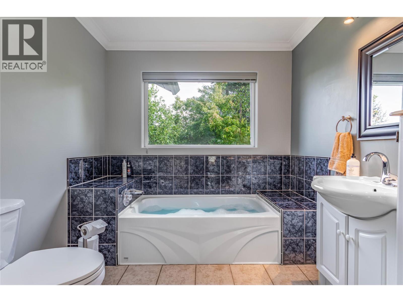  311 Woodpark Crescent, Kelowna