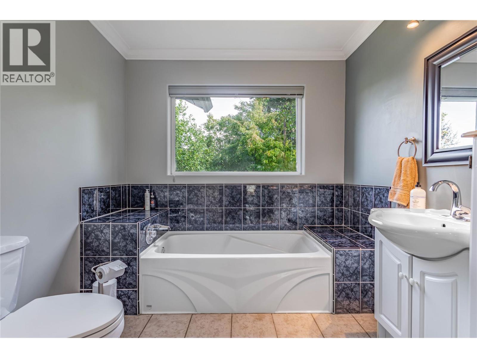  311 Woodpark Crescent, Kelowna