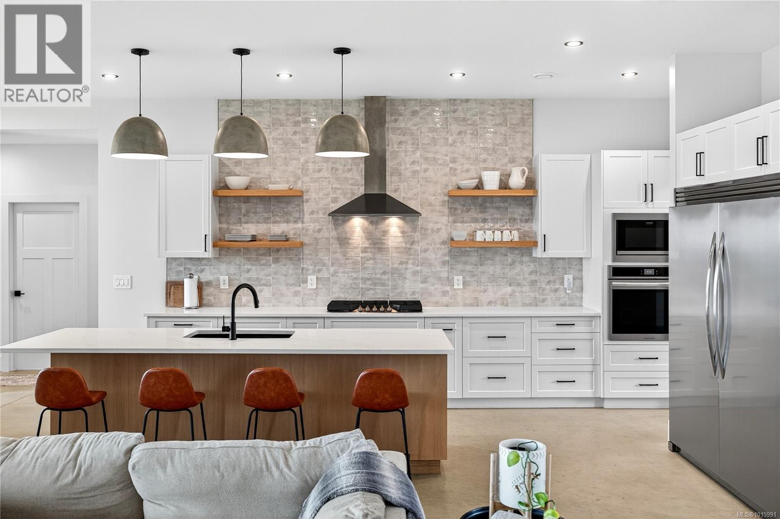 2550 Aythree Way, Sooke