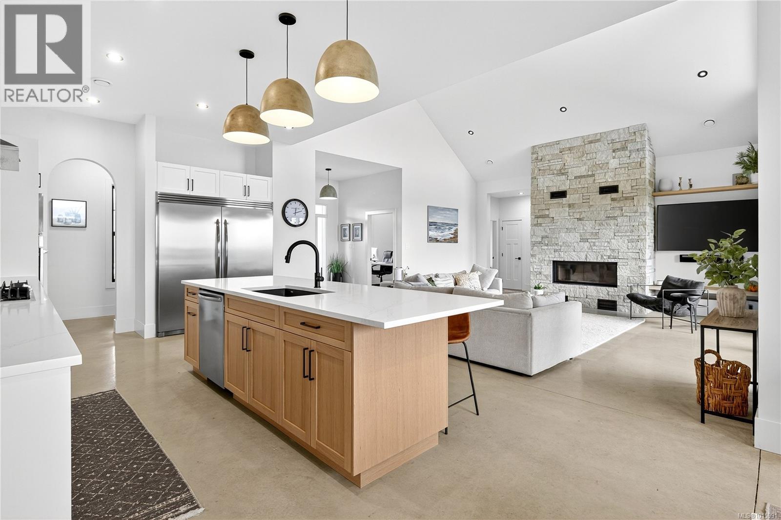  2550 Aythree Way, Sooke