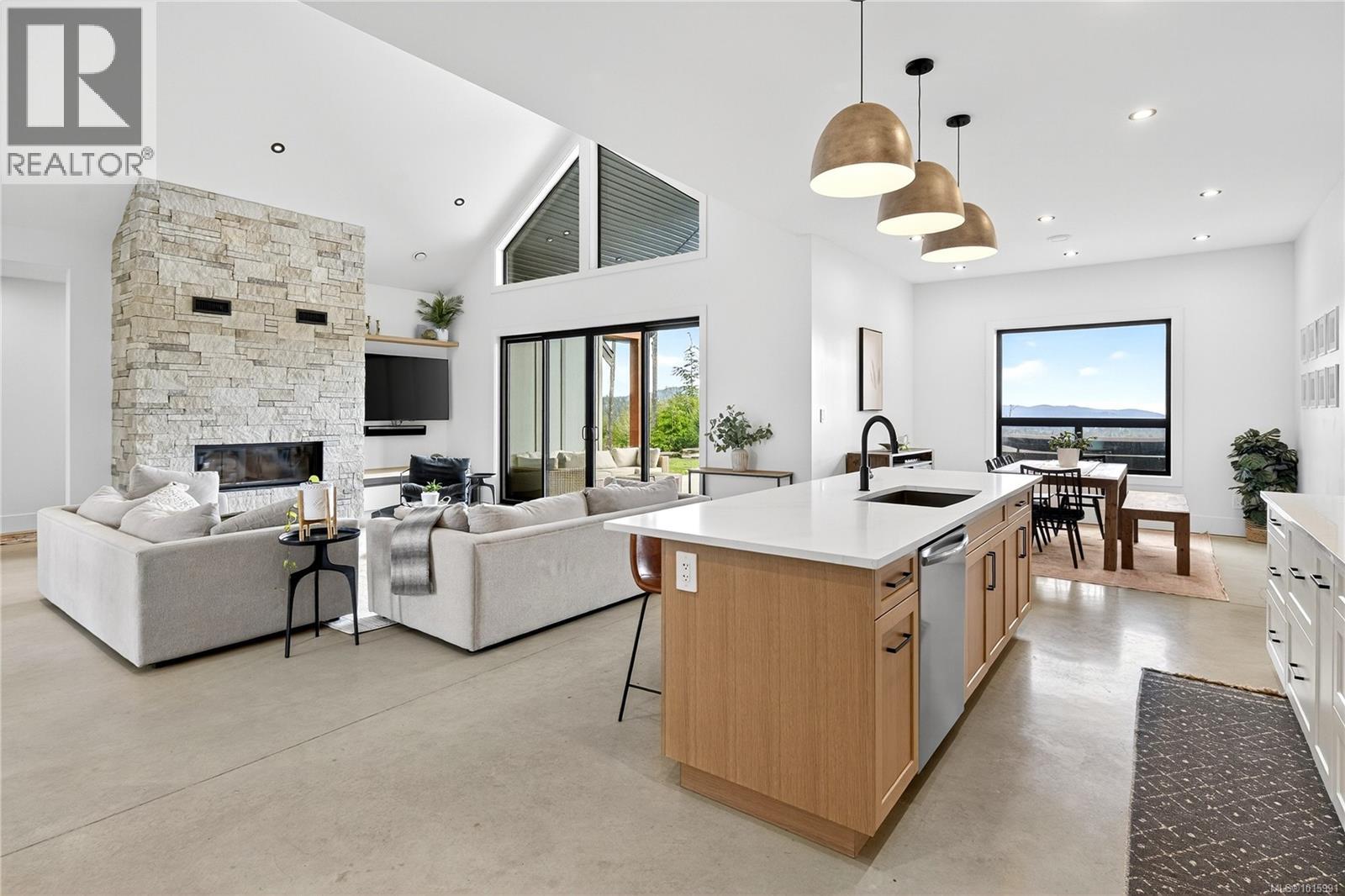  2550 Aythree Way, Sooke