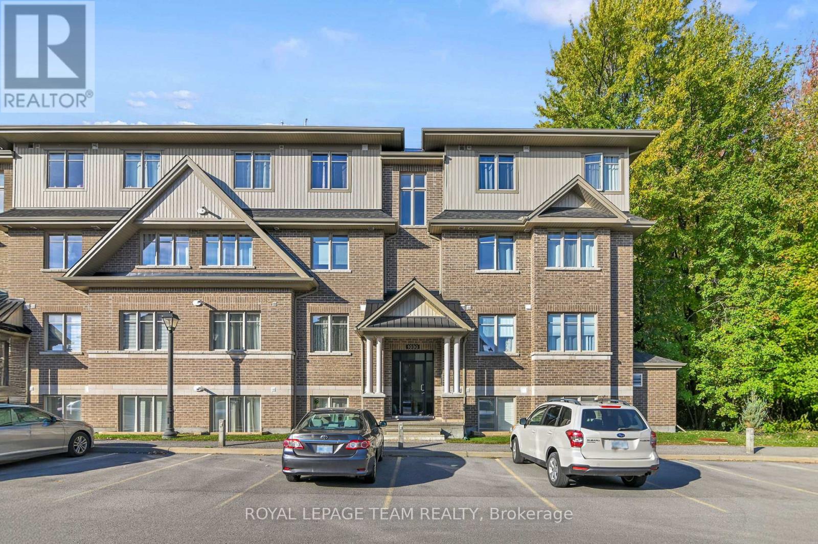 Beautiful, Private END UNIT