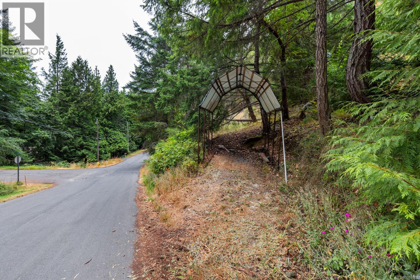  567 Maple Mountain Road, Duncan