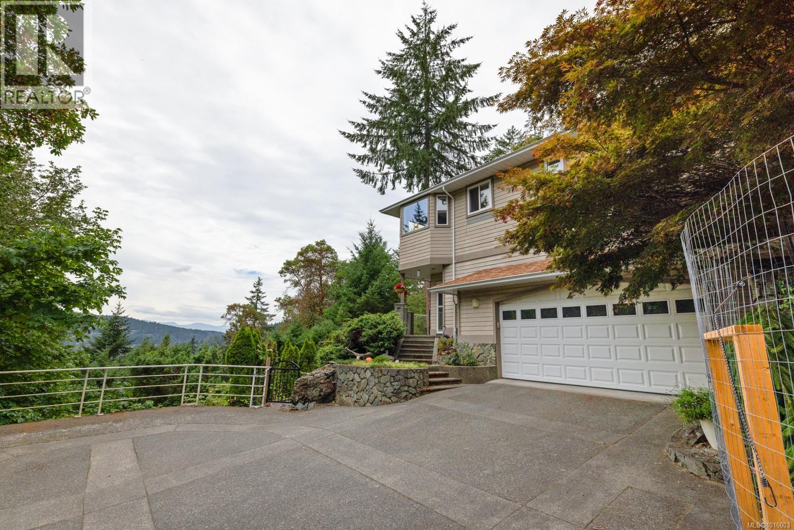  567 Maple Mountain Road, Duncan
