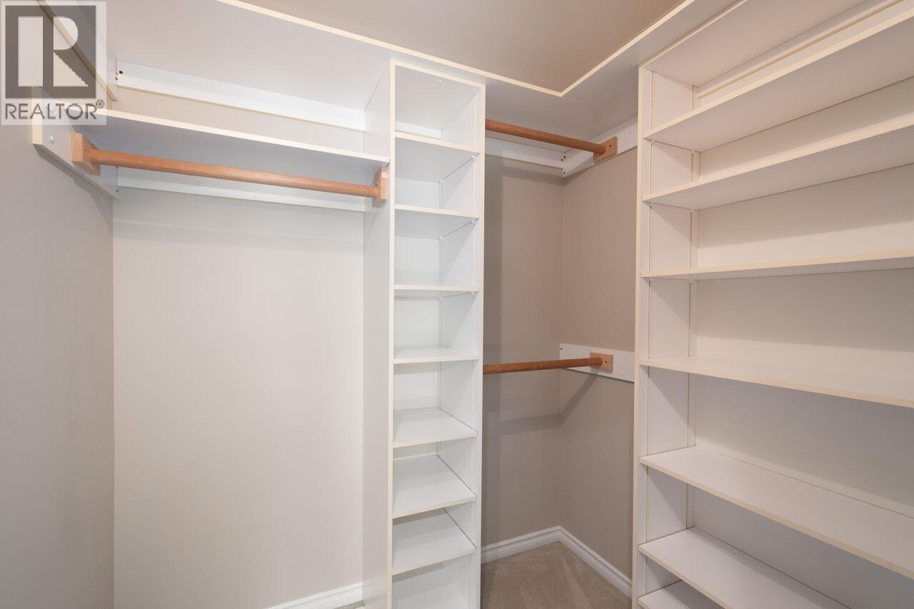 4080 ST. PAULS AVENUE, North Vancouver