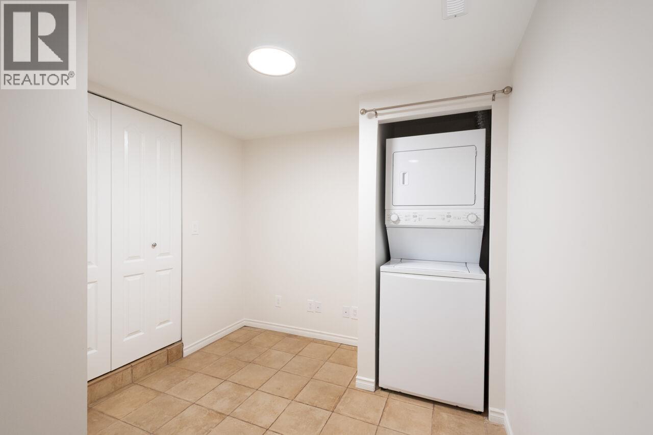 4080 ST. PAULS AVENUE, North Vancouver