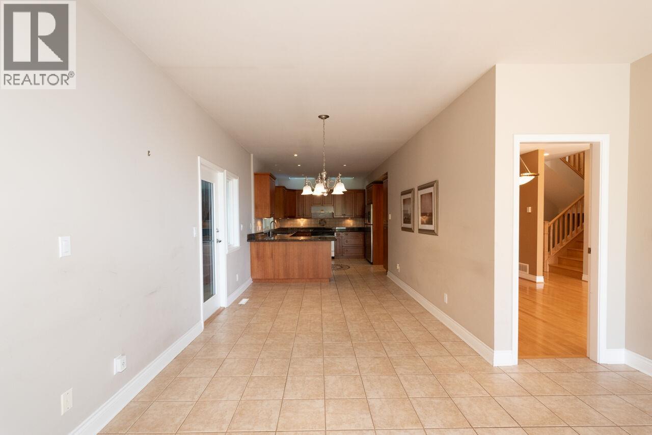 4080 ST. PAULS AVENUE, North Vancouver