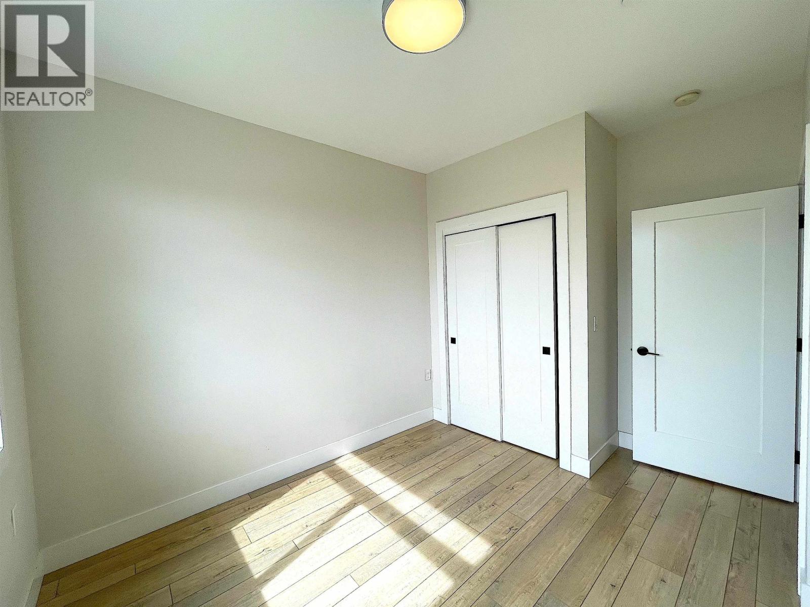 1633 SE MARINE DRIVE, Vancouver