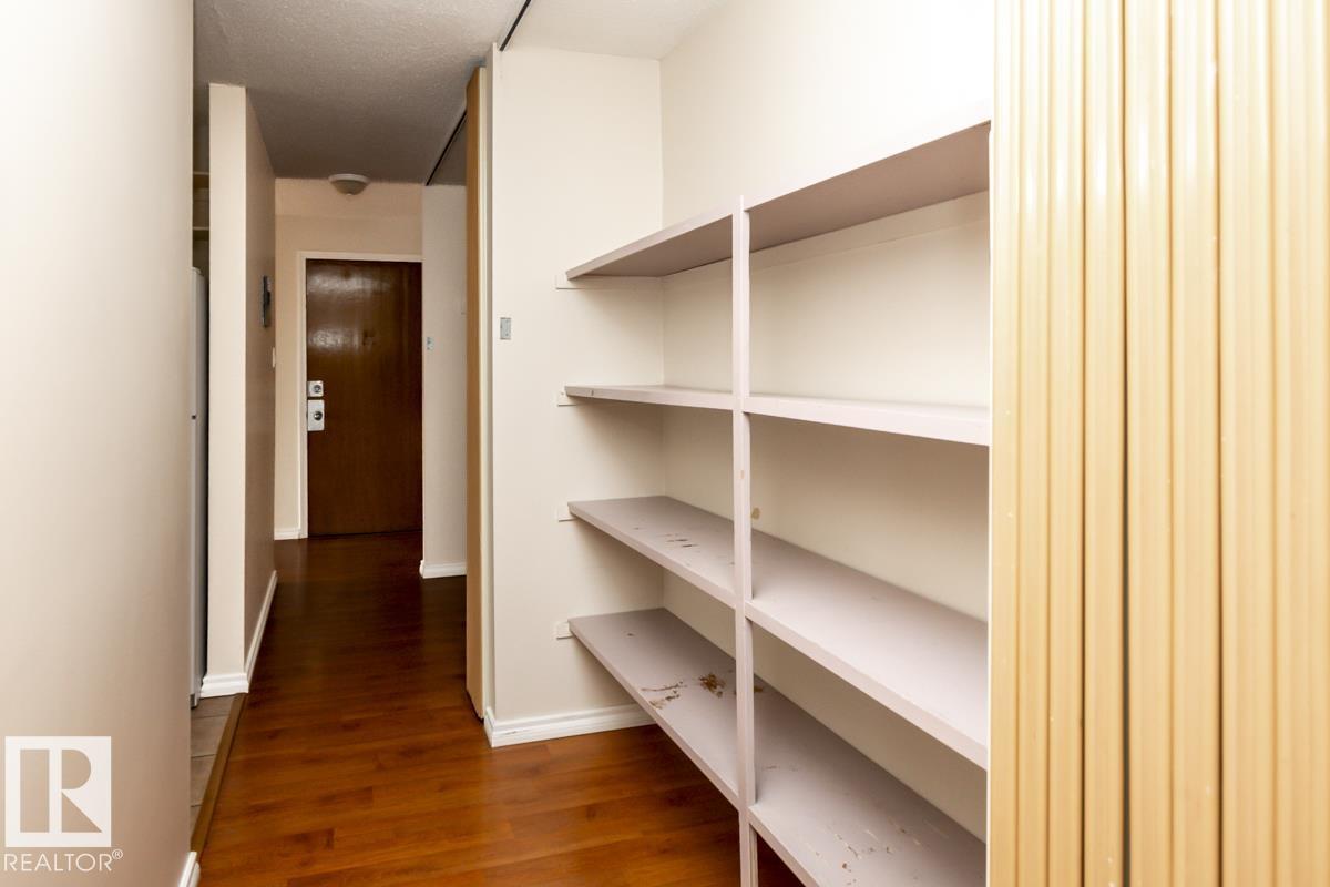 #301 7204 81 AV NW - 27