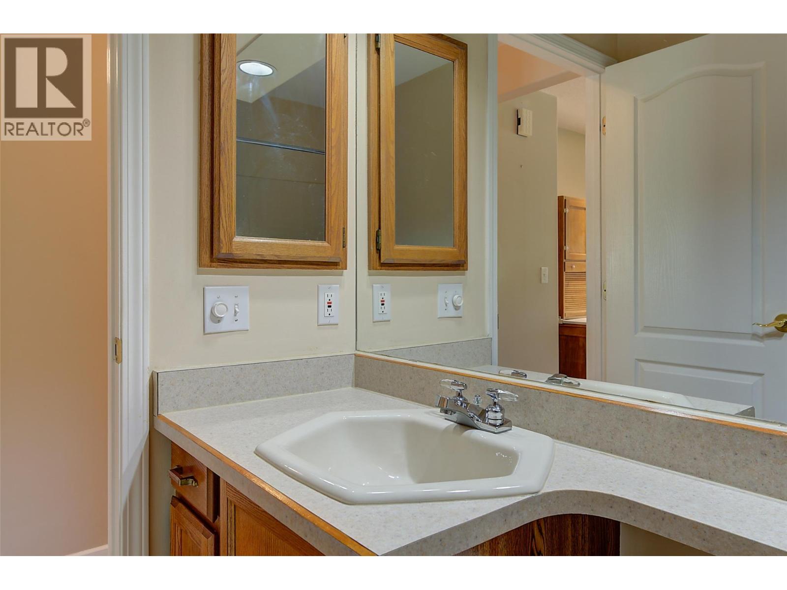 147 1201 Cameron Avenue, Kelowna