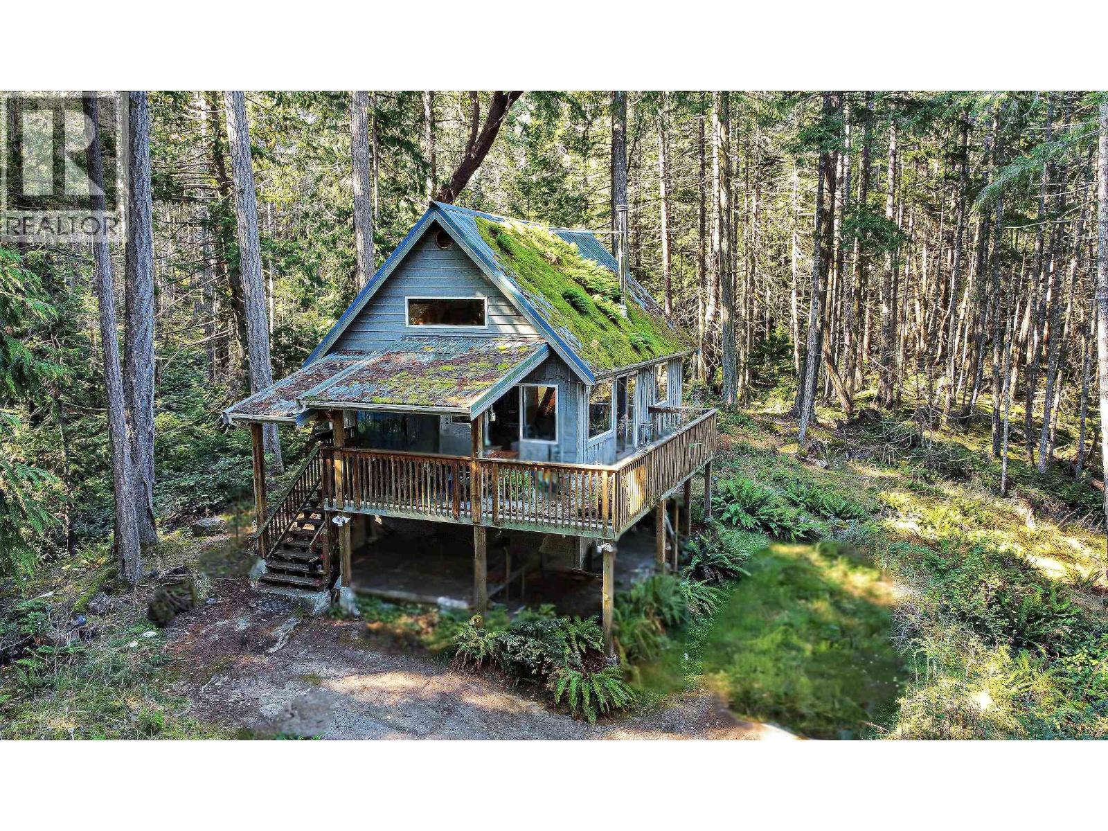 House in Galiano Island - Image 13