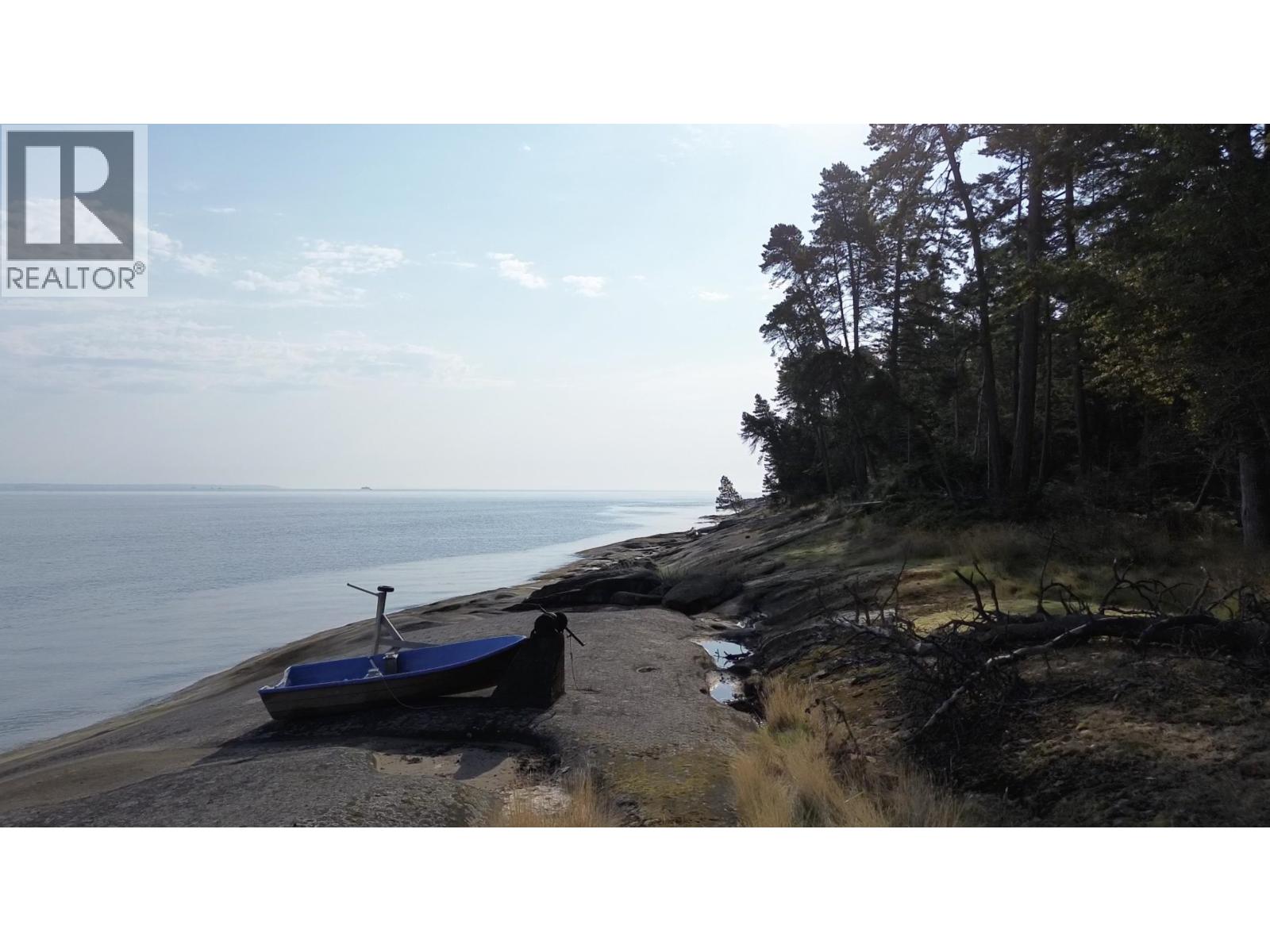 House in Galiano Island - Image 8