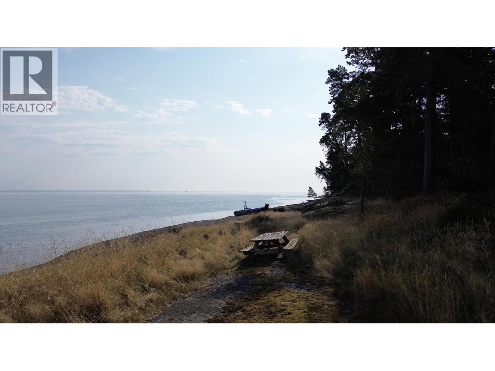 House in Galiano Island - Image 10