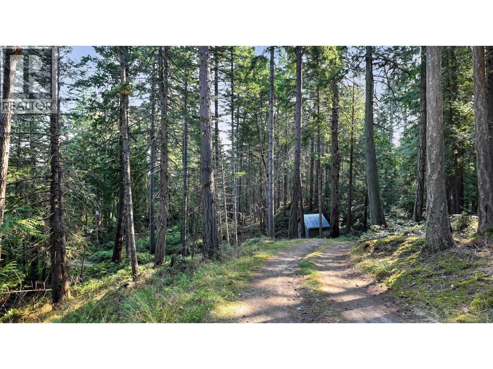 House in Galiano Island - Image 11