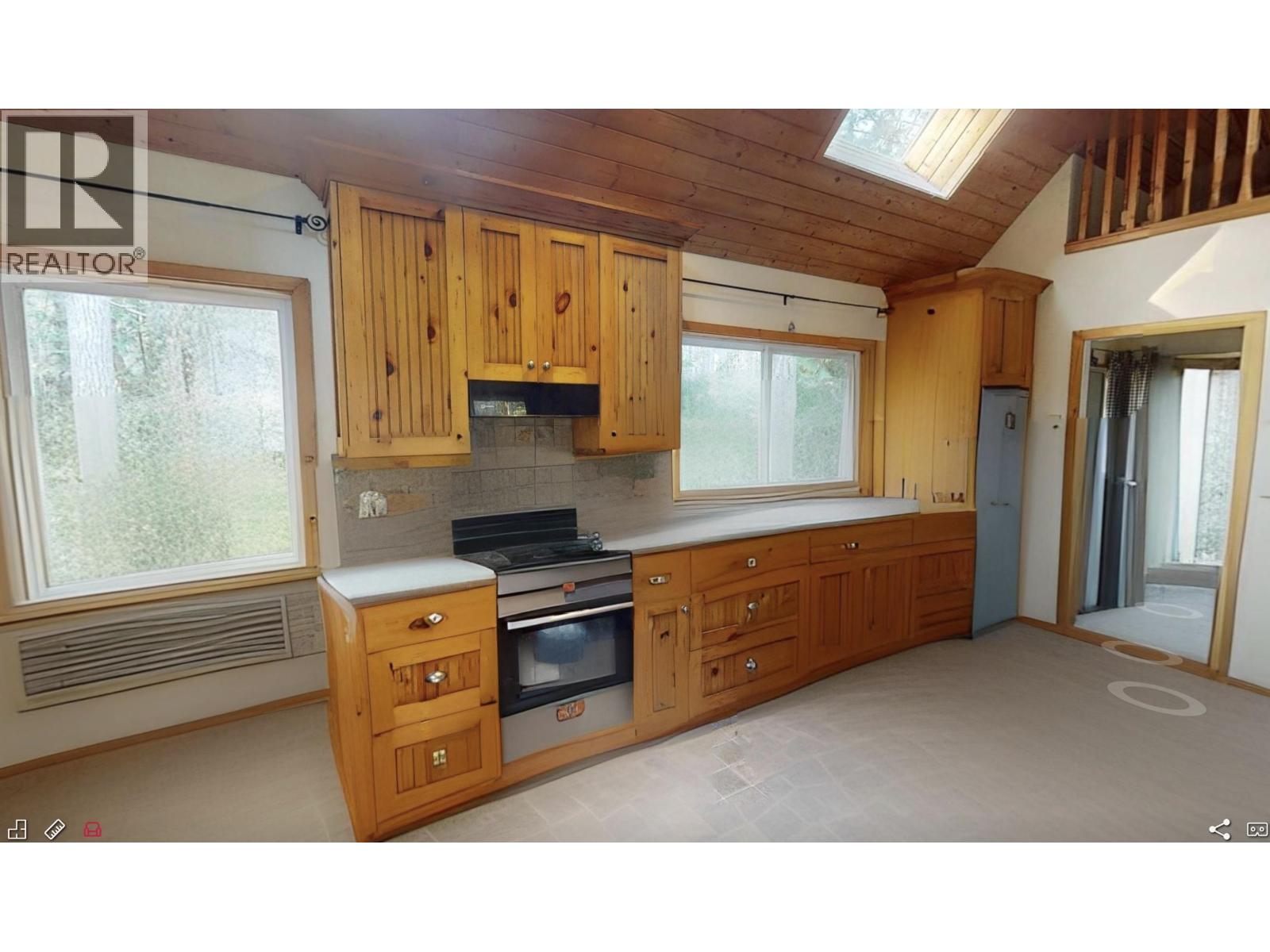 House in Galiano Island - Image 18