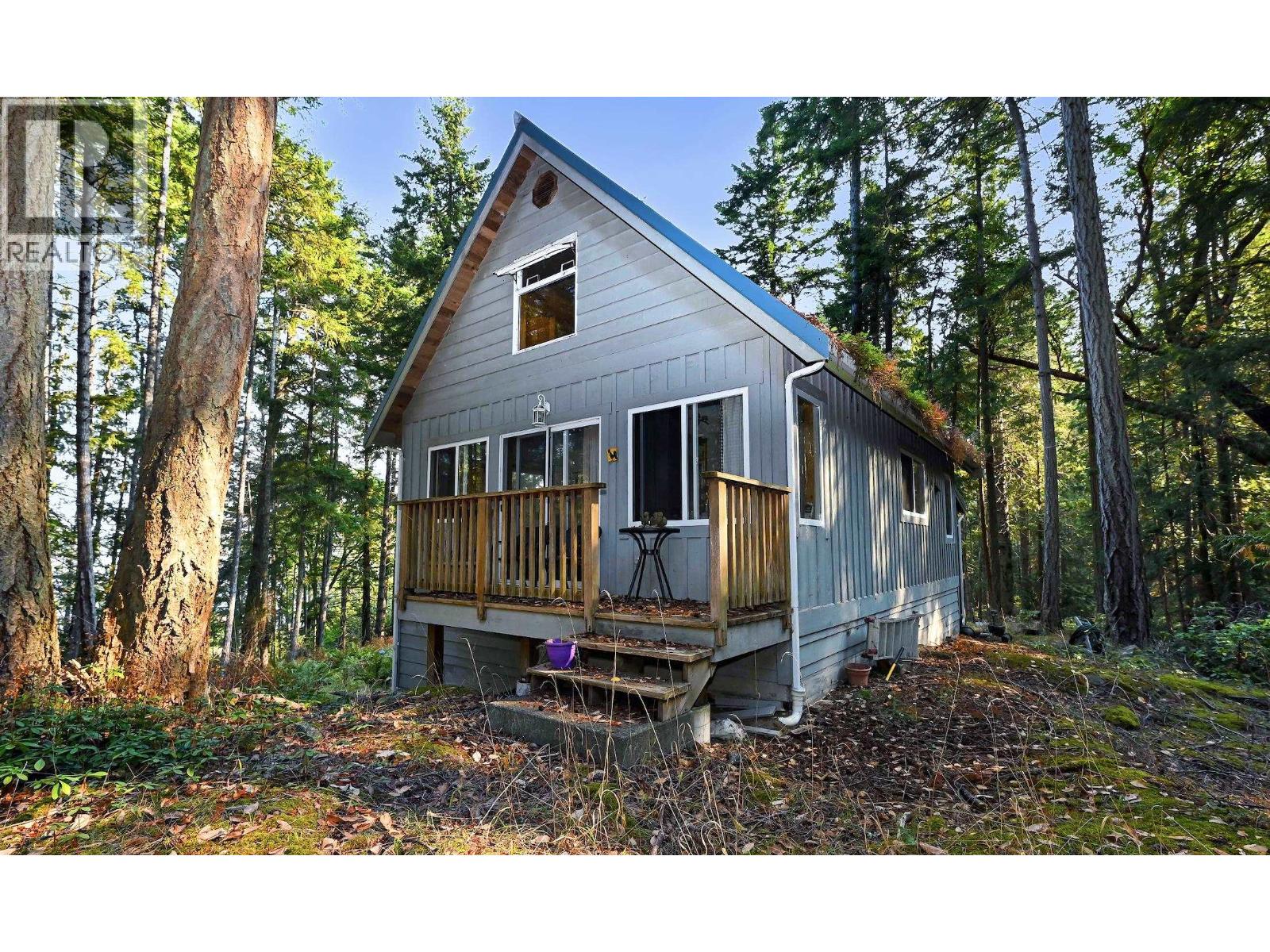 House in Galiano Island - Image 14