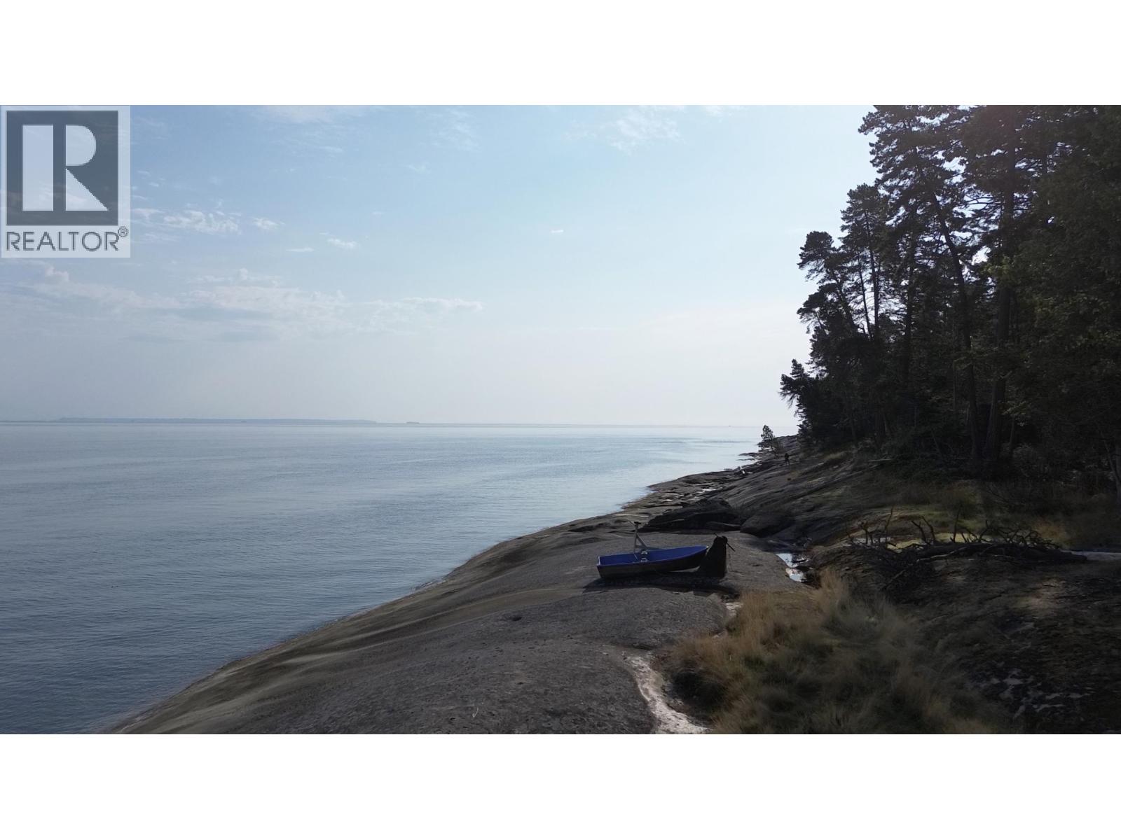 House in Galiano Island - Image 22