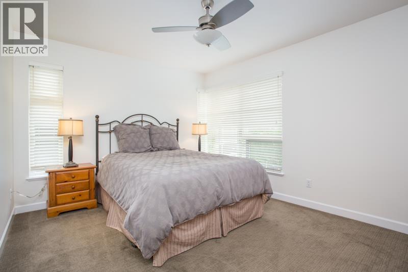 10 3150 SUNNYHURST ROAD, North Vancouver