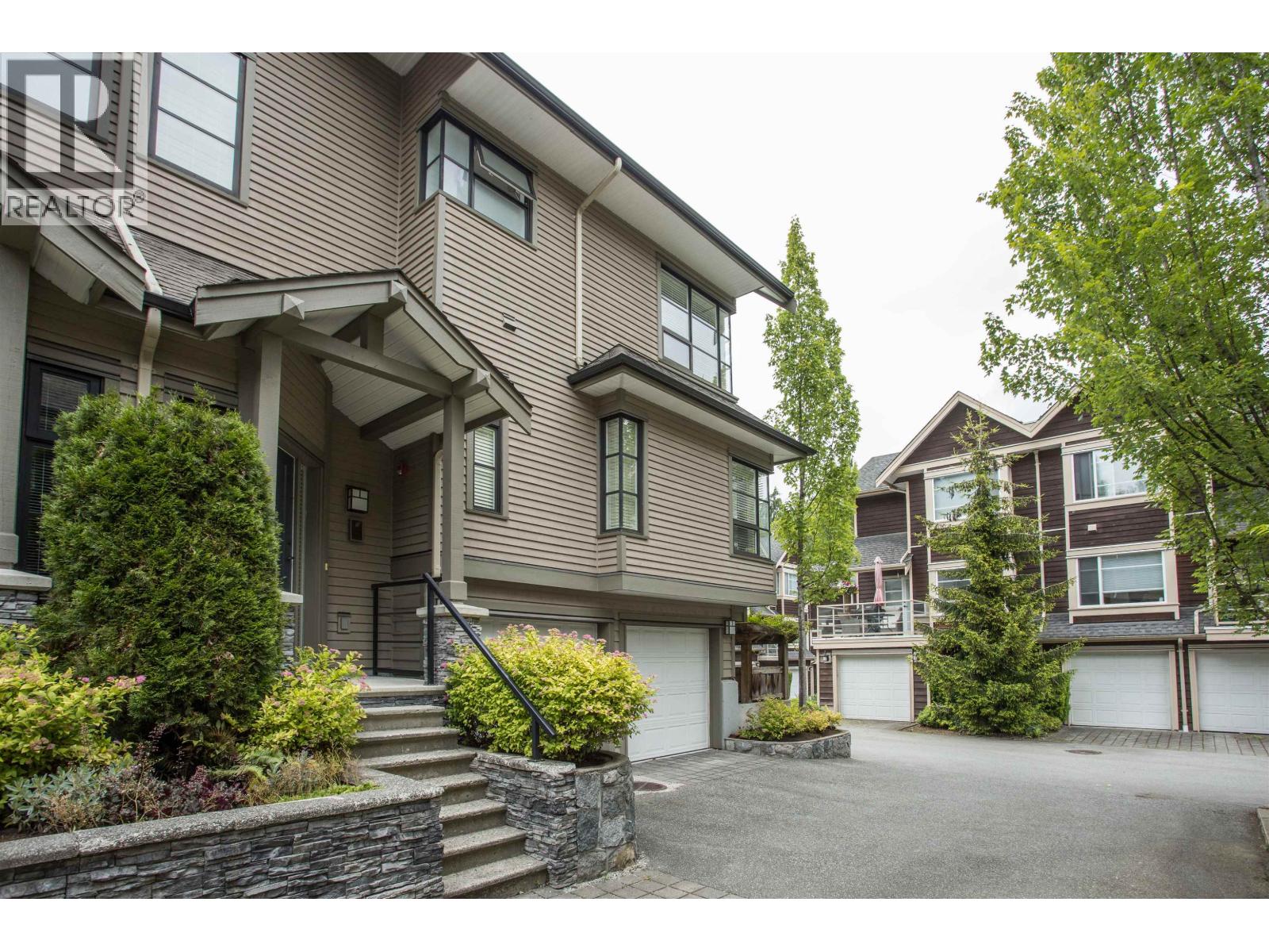 10 3150 SUNNYHURST ROAD, North Vancouver