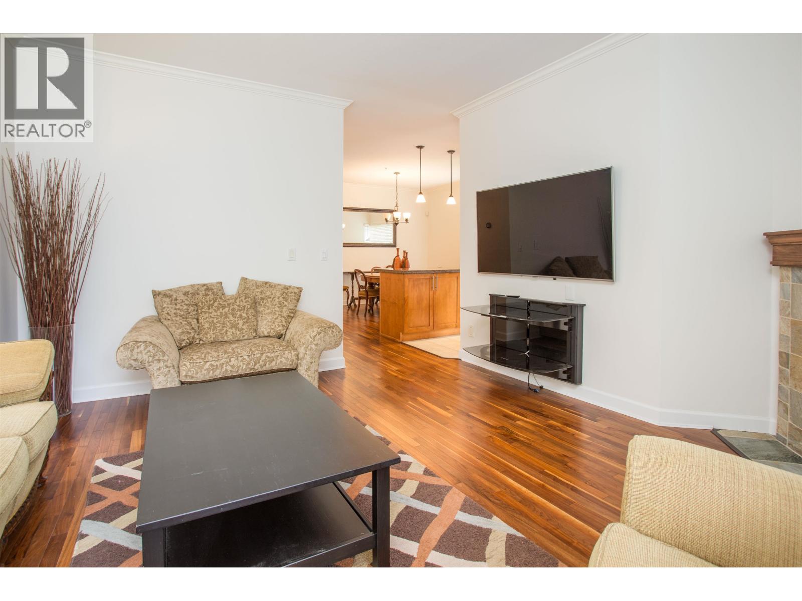 10 3150 SUNNYHURST ROAD, North Vancouver