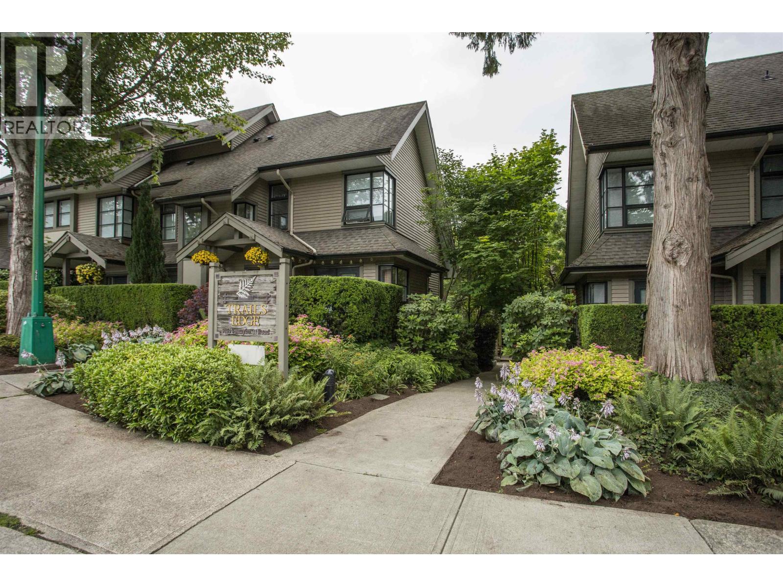 10 3150 SUNNYHURST ROAD, North Vancouver