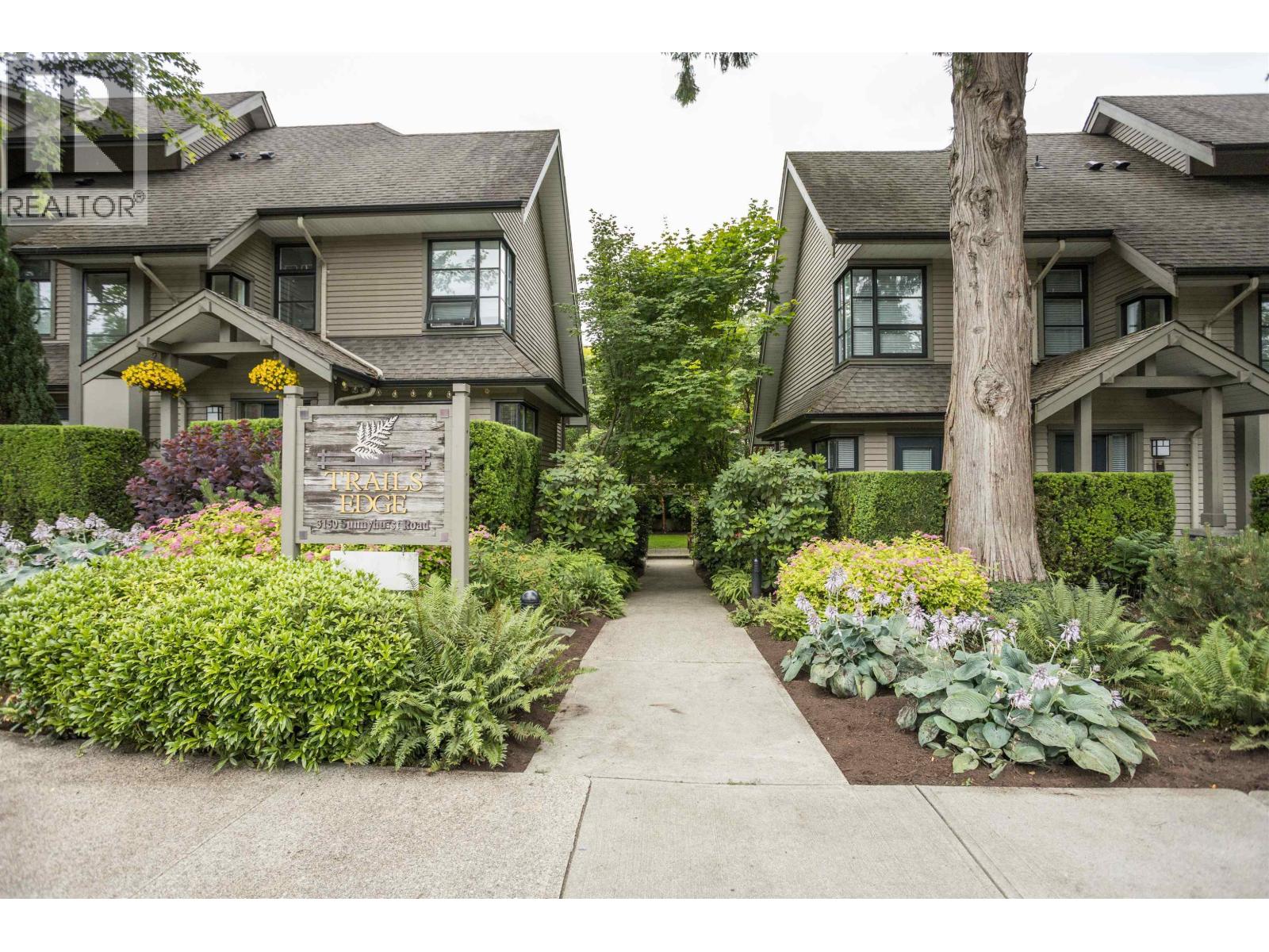 10 3150 SUNNYHURST ROAD, North Vancouver