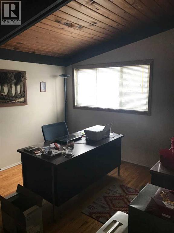 Single Family House 4 Level for Sale in   Avenue SW Rutland Park Calgary 