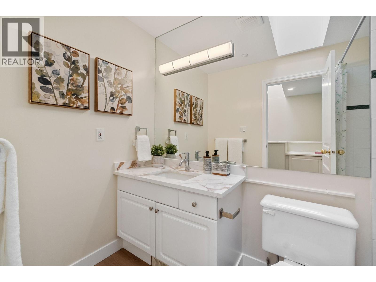 5 119 E 6TH STREET, North Vancouver