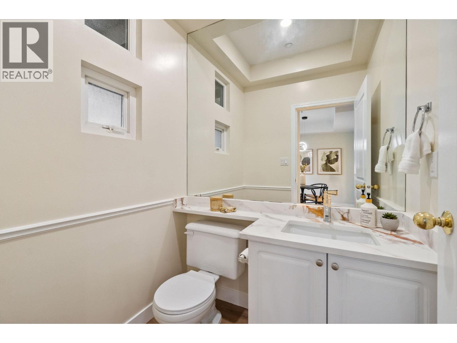 5 119 E 6TH STREET, North Vancouver