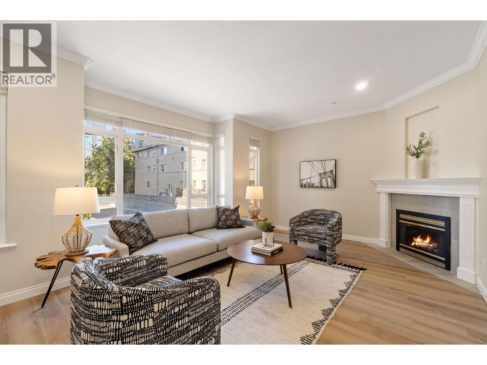 5 119 E 6TH STREET, North Vancouver