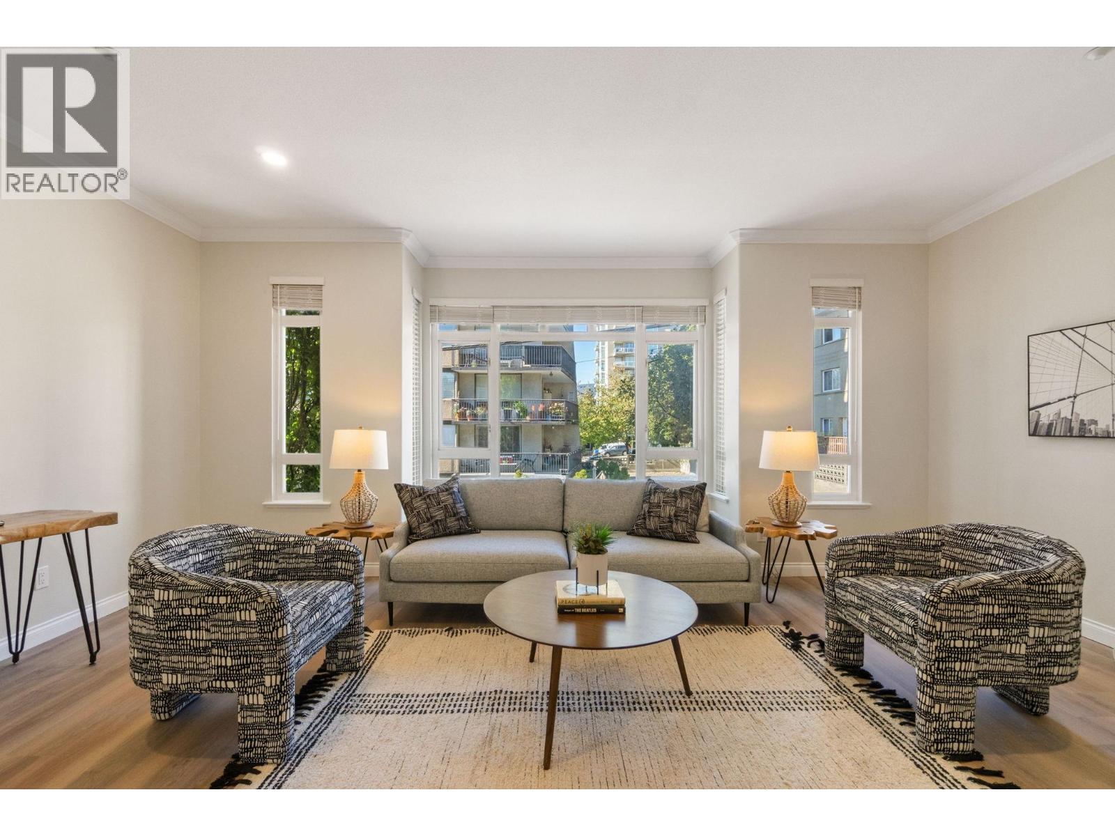 5 119 E 6TH STREET, North Vancouver