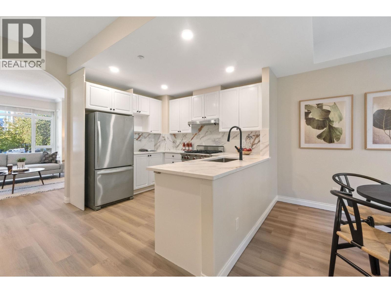 5 119 E 6TH STREET, North Vancouver