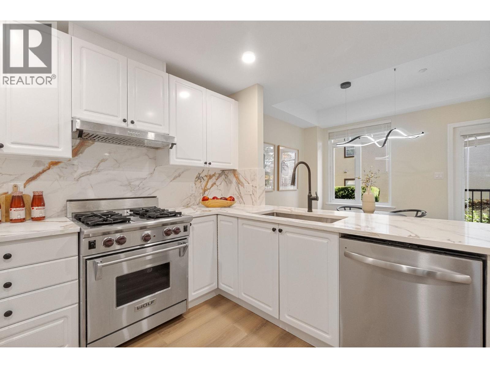 5 119 E 6TH STREET, North Vancouver