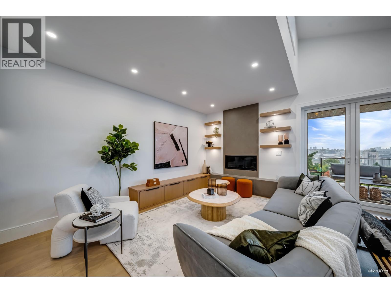 973 ADDERLEY STREET, North Vancouver