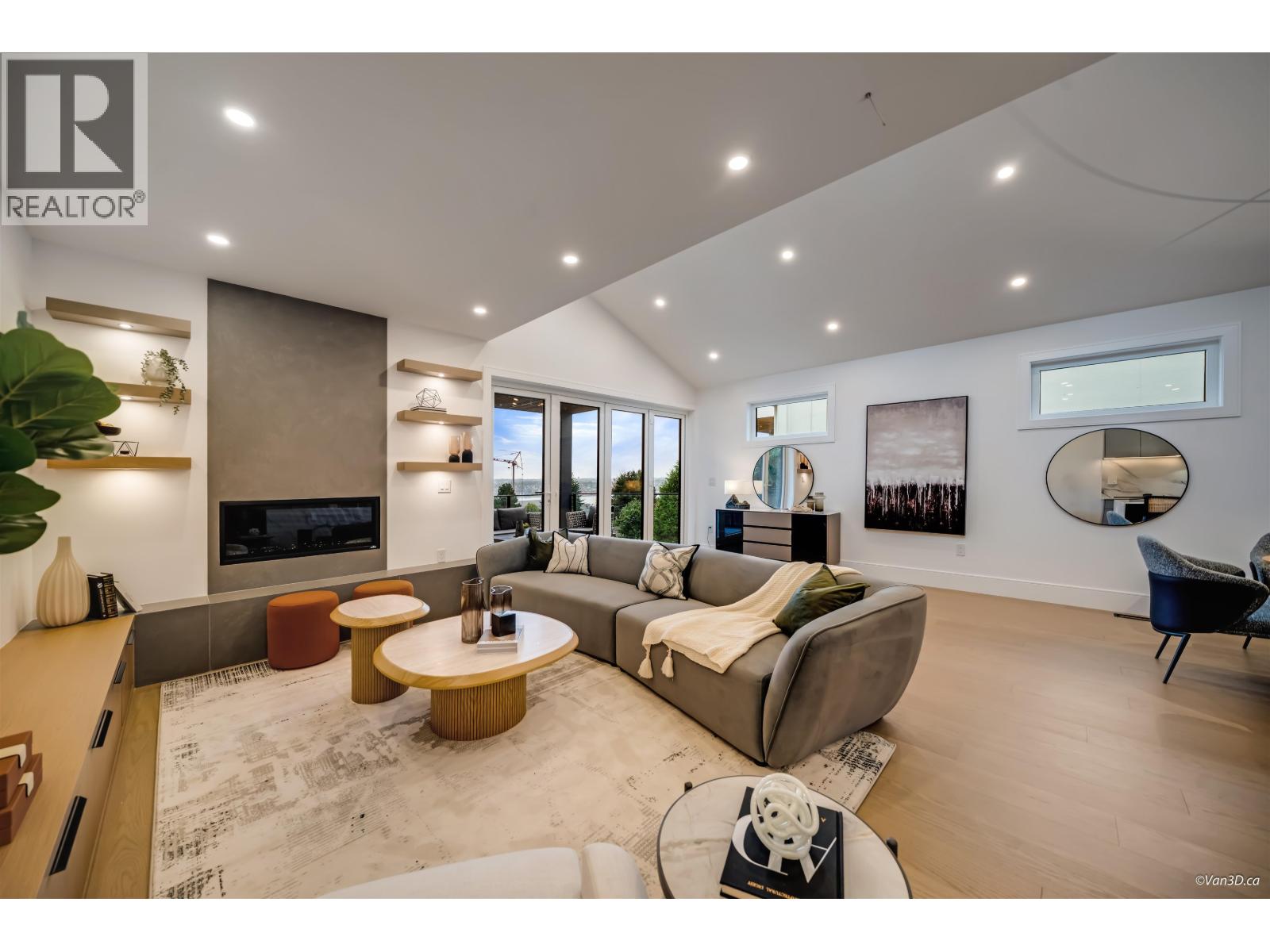 973 ADDERLEY STREET, North Vancouver